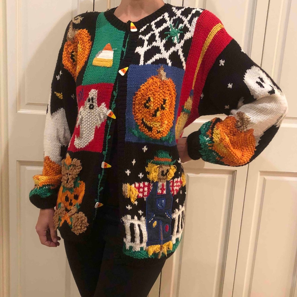 Vintage Cardigan that Dreams are Made of!
